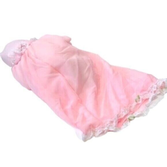 Vintage Exclusive Collector's Doll Dressed in Pink with White Lace Trim & Bonnet - Picture 4 of 12
